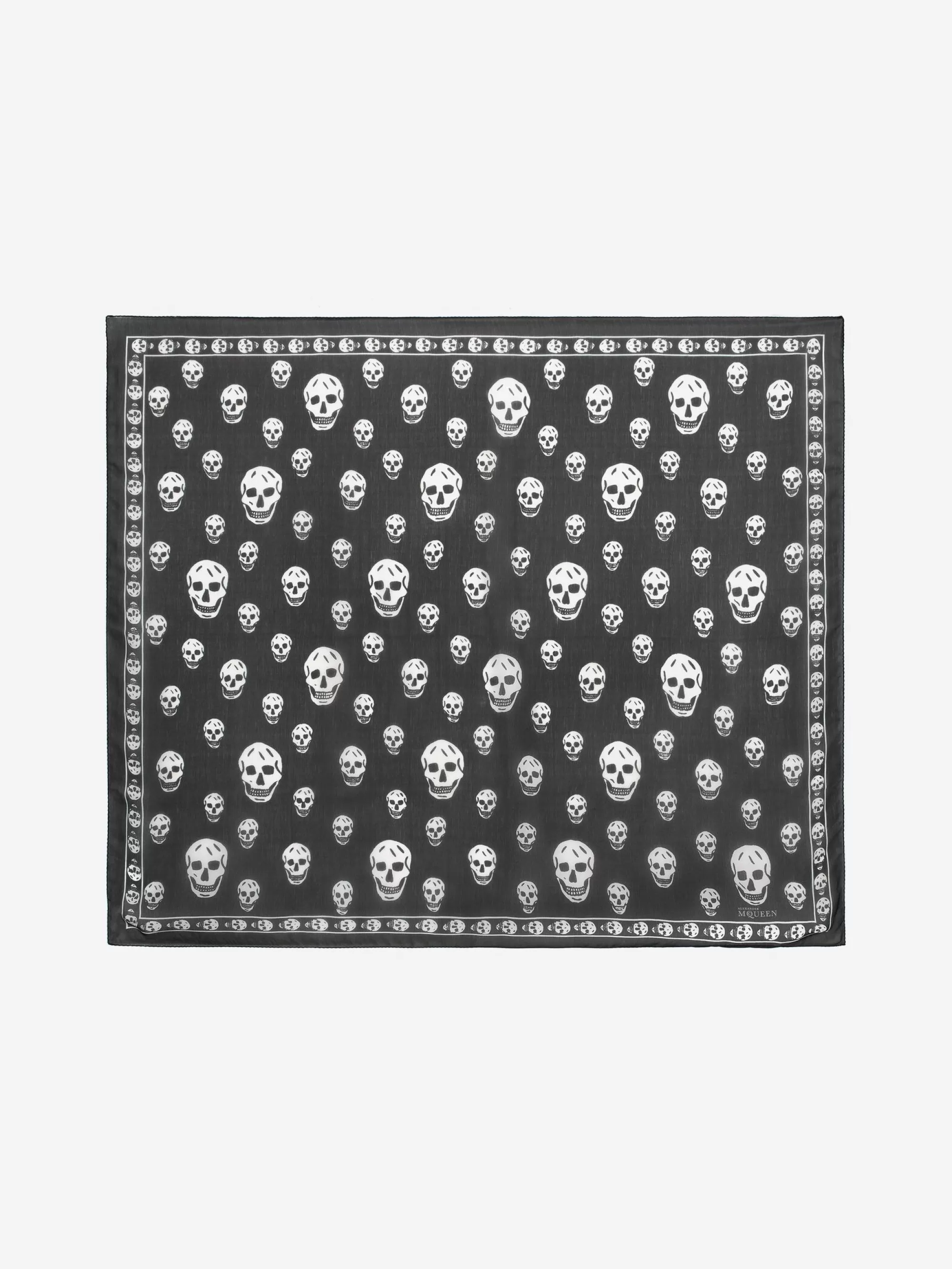 Women's Classic Silk Skull Scarf in >Alexander McQueen Fashion